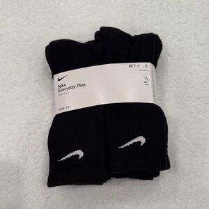 Nike Everyday Plus Black Dri-FIT Crew Socks